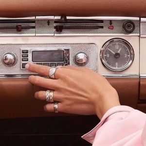 Meet your Posher, Bella